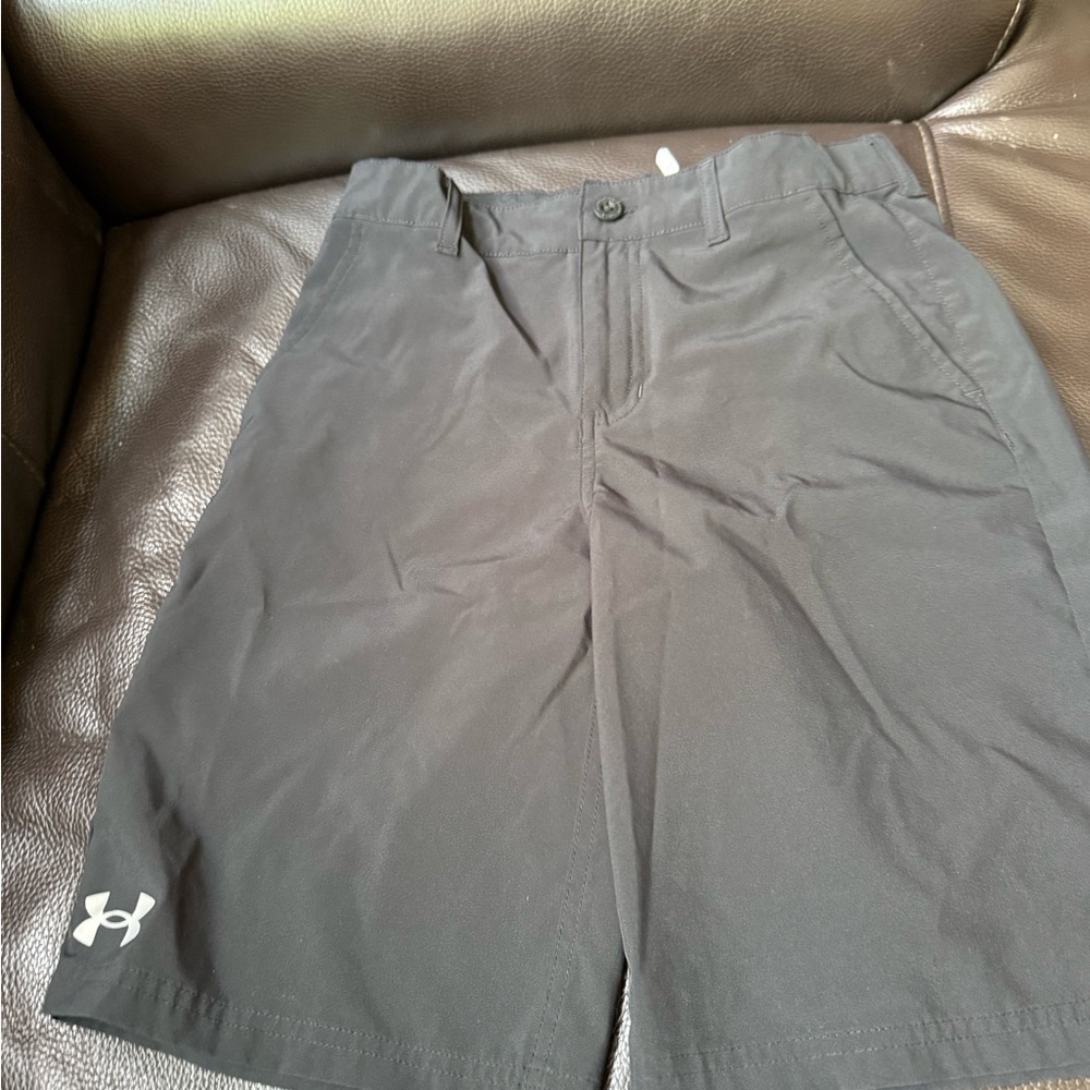 Under Armour boy’s Black Shorts